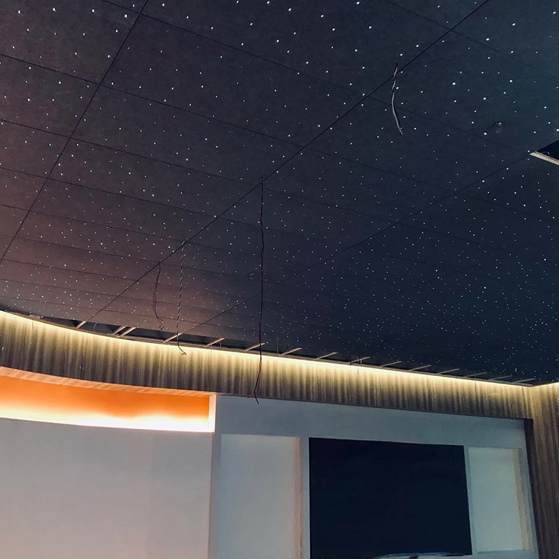 Ensfarge Fargerike fiberoptiske akustiske paneler for moderne hoteller Fjernkontroll Ambient Star Light Heat Stretch Grafisk design