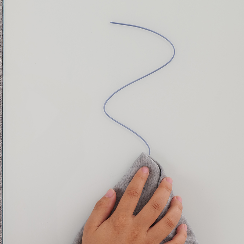 Moderne hvite akustiske skrivebrett Lydisolerte polyesterfiberpaneler for hjemmekontorpartisjonsglassmateriale Moderne hvite akustiske skrivebrett Lydisolerte polyesterfiberpaneler for hjemmekontorpartisjonsglassmateriale